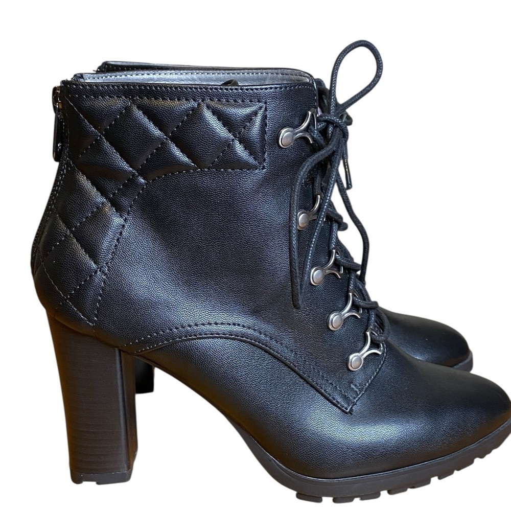 Adrienne Vittadini Trailer Black Vegan Leather Lace Up Lug Sole Combat Boot 7.5